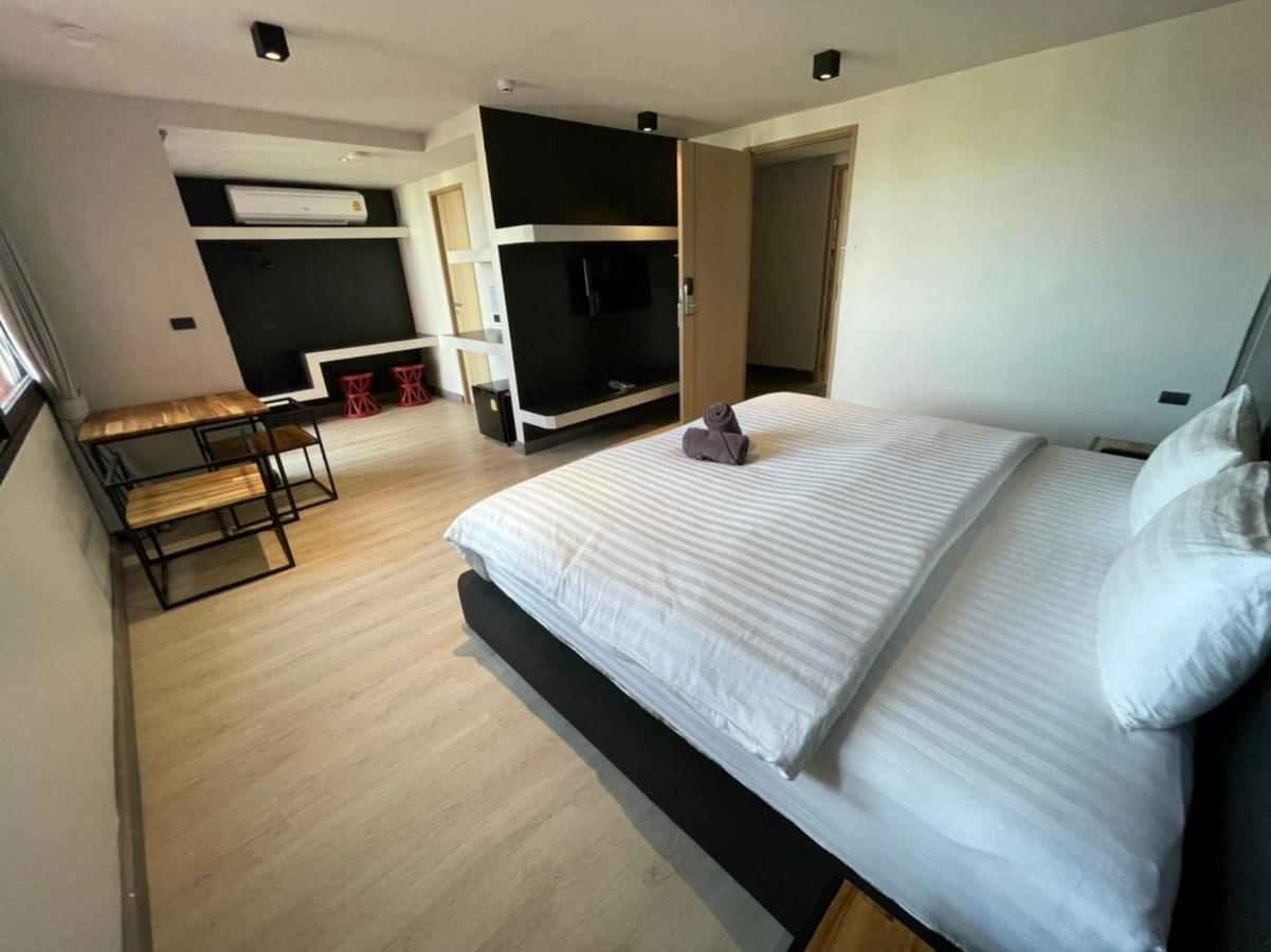 Prime Town - Posh & Port Hotel Phuket Exterior photo
